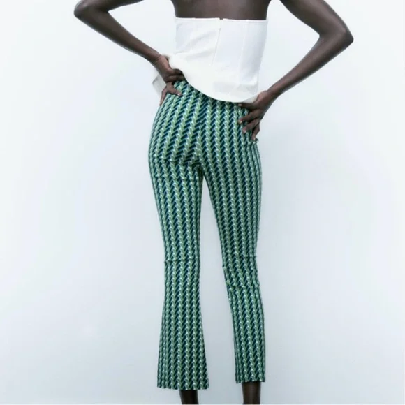 Zara Green Geometric print Boot Cut Flare elastic pants - Picture 2 of 7